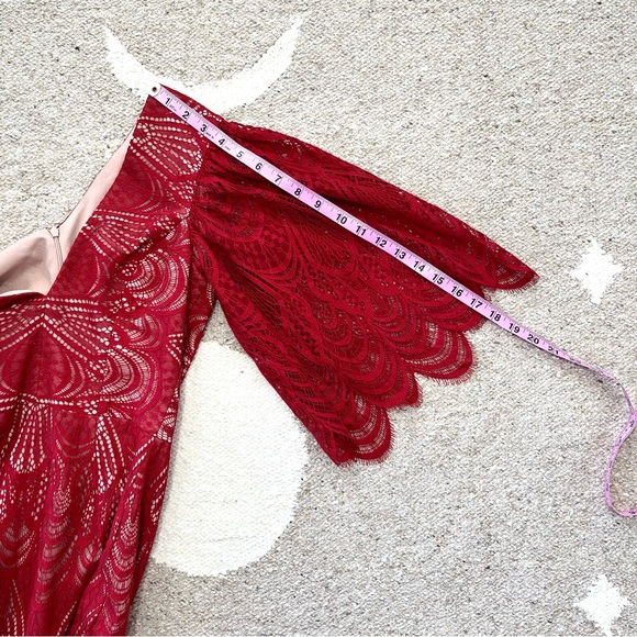 NWOT Dress The Population Mia Angel Sleeve Lace Sheath Midi Dress in Red - Picture 8 of 12